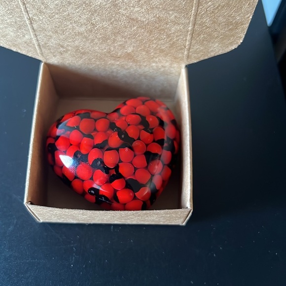 NWOT 🆕 Huayruros 3D Heart-Shaped Decor Accent, with magnet. - Picture 6 of 9